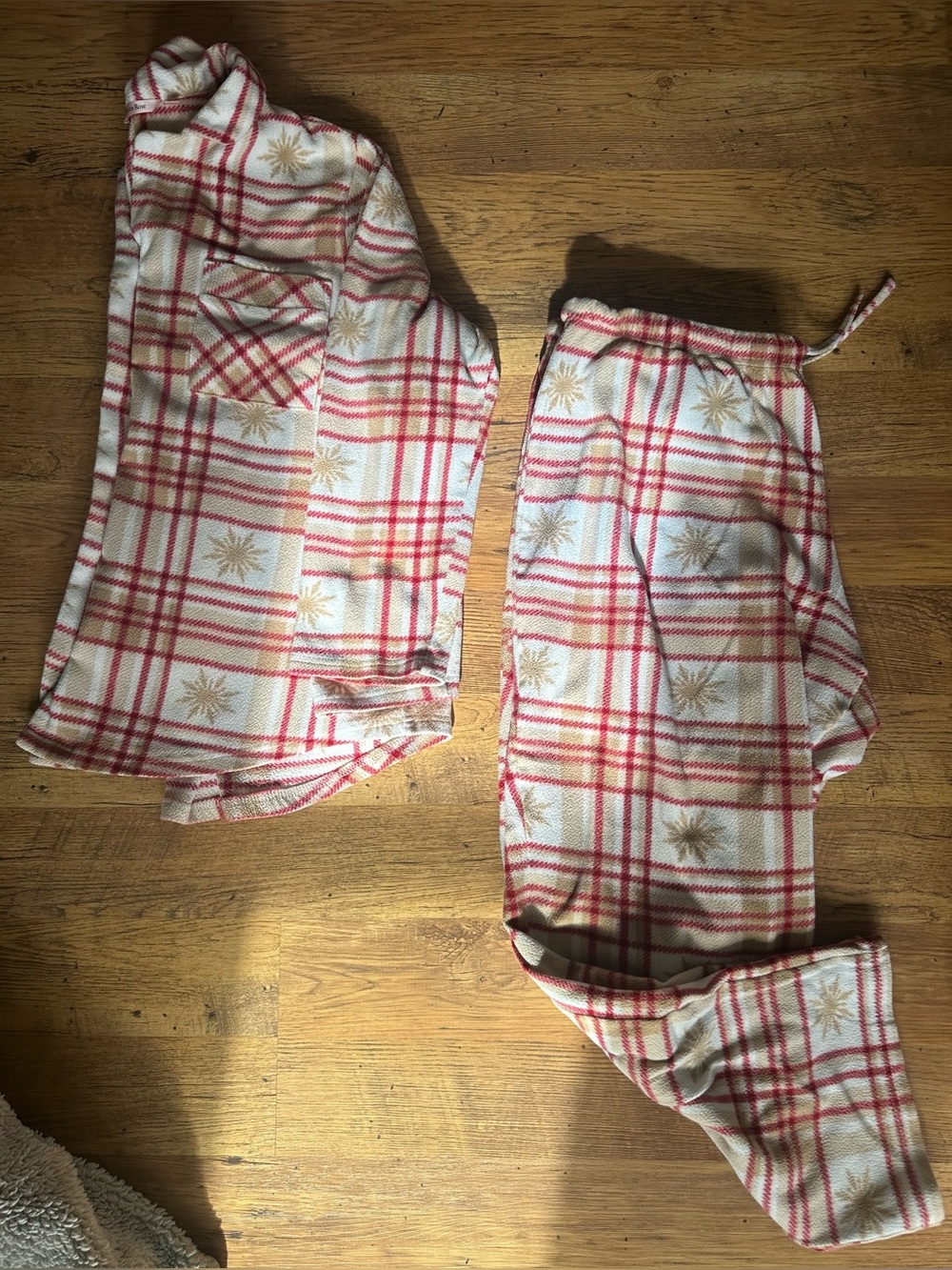 la Vie en Rose Fleece Pajama Set – Size XL